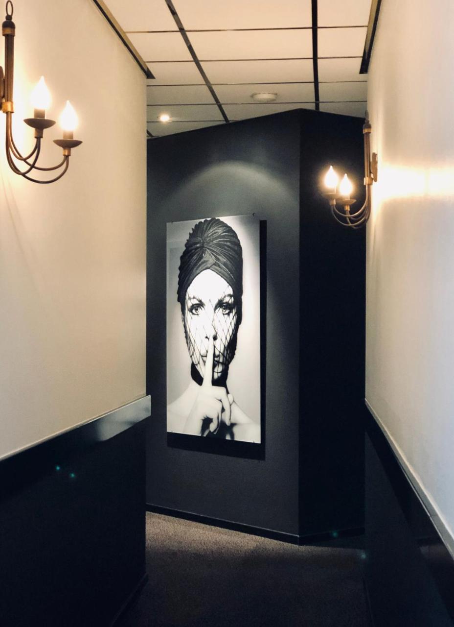 Hotel Померлош Экстерьер фото